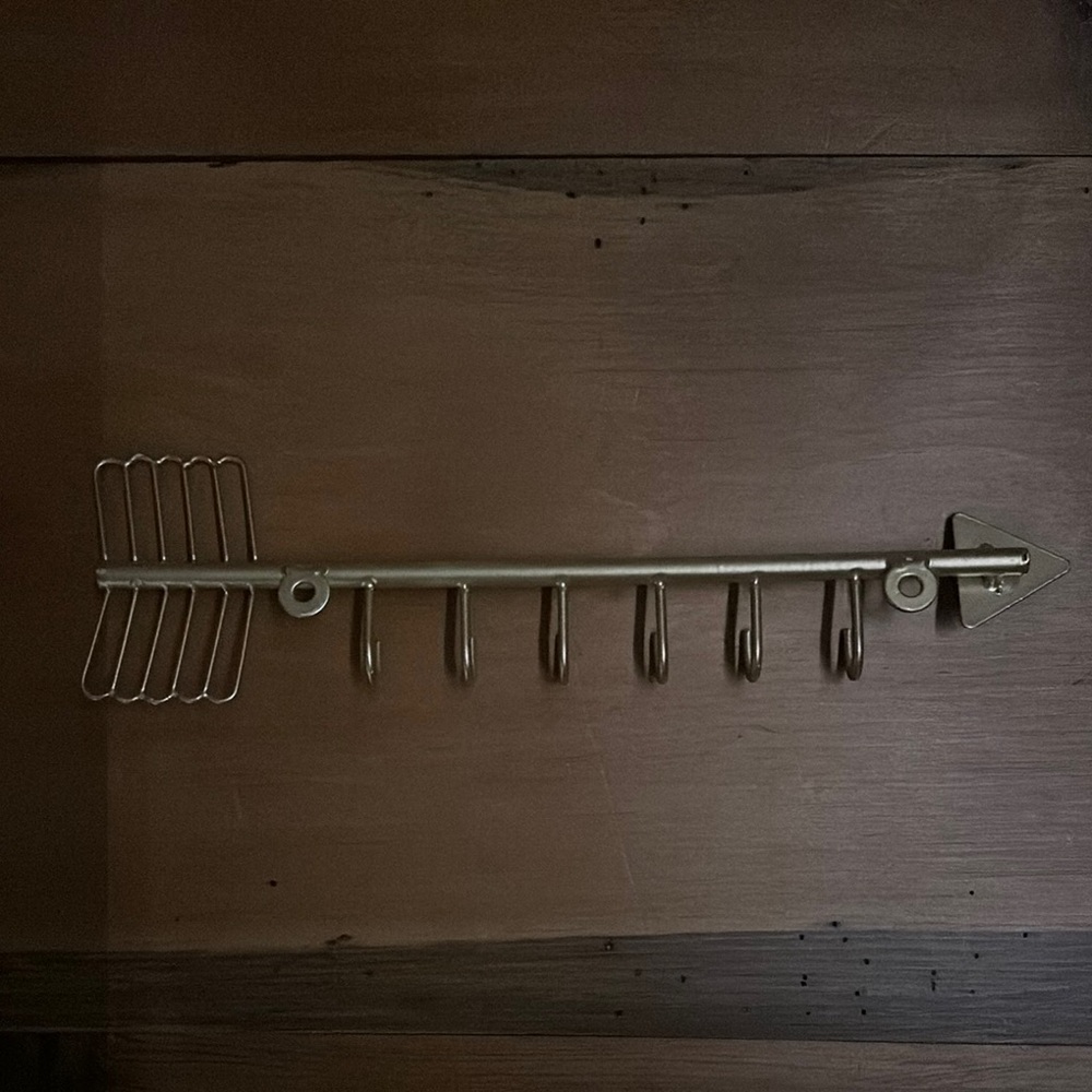 ๐ฟ METAL ARROW WALL HOOK RACK - Picture 2 of 2